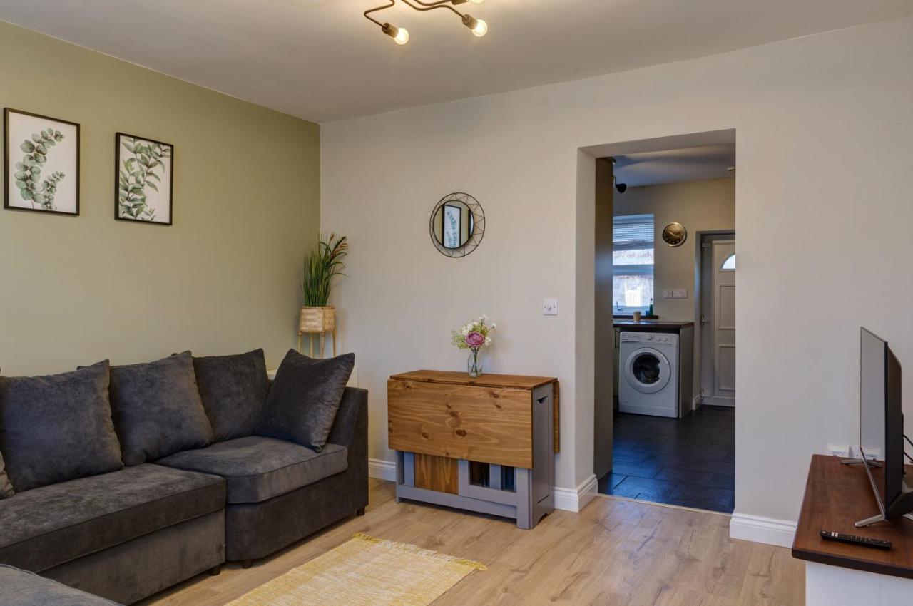 Cosy 2 Bed Home 체스터필드 외부 사진